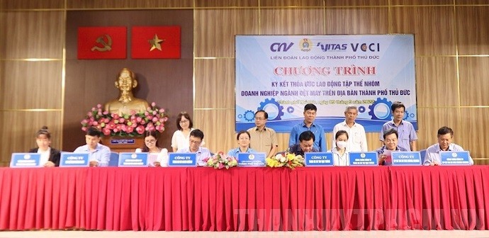 09-09-2022-tp-thu-duc-ky-ket-thoa-uoc-lao-dong-tap-the-nhom-doanh-nghiep-nganh-det-may-nam-2022-4e3d5185-details-1662768219-1662797588.jpg