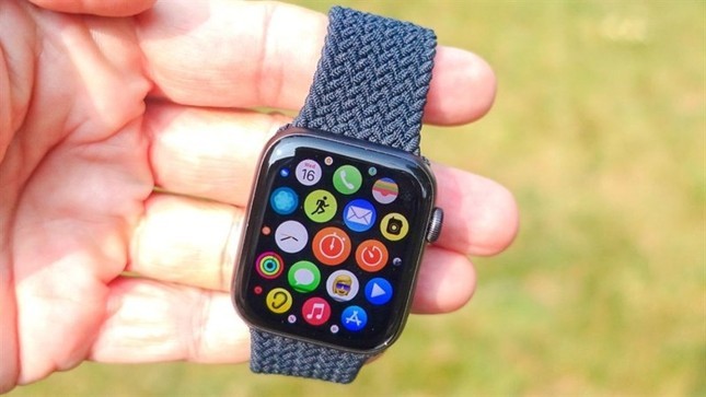 apple-watch-se-1441-1676077595.jpeg