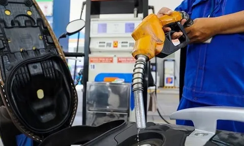 Giá xăng có thể tiếp tục tăng trong kỳ điều chỉnh 11/6, vượt 32.000 đồng/lít?