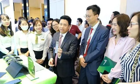 Vietcombank đồng hành cùng hội thảo "Chuyển đổi số để hướng tới xã hội không dùng tiền mặt"