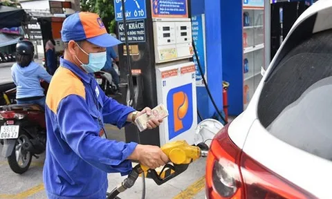Chính phủ trình UBTVQH Nghị quyết giảm thuế bảo vệ môi trường đối với xăng dầu