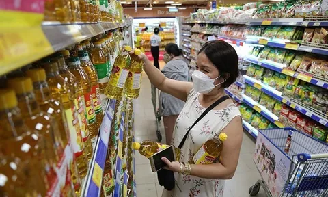 Giá xăng giảm, giá hàng hóa vẫn đứng im