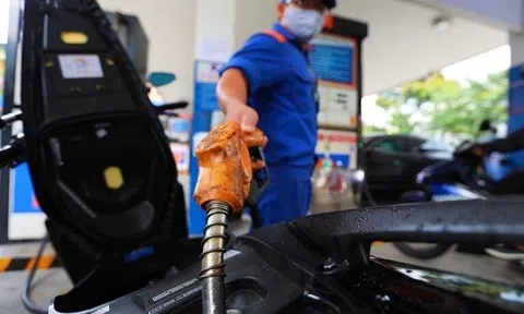 Giá xăng dầu đồng loạt giảm