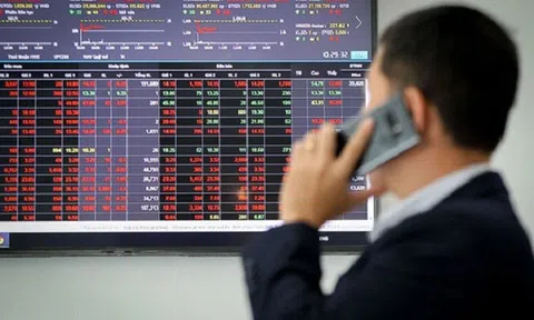 VN-Index giảm hơn 8 điểm, thấp nhất kể từ đầu tháng 2/2021