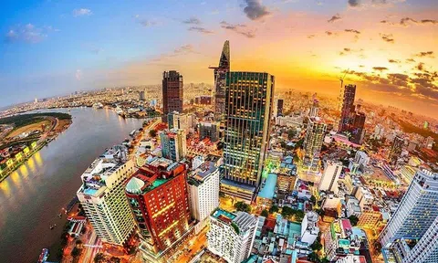 IMF nâng dự báo tăng trưởng kinh tế Việt Nam, đứng đầu nhóm ASEAN-5