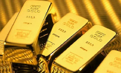 Giá vàng thế giới giảm nhẹ, trong nước đứng yên
