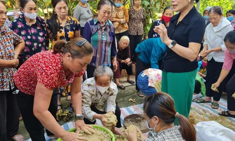 Thanh Oai: Triển khai Mô hình điểm “Phụ nữ tham gia xử lý rơm, rạ sau thu hoạch” cho hội viên