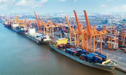 Hải Phòng đề xuất giảm 50% phí hạ tầng cảng biển đối với hàng hoá vận chuyển bằng đường thuỷ nội địa