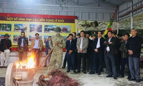 Hà Tĩnh: Long trọng lễ đúc chuông đền thờ Lê Khôi
