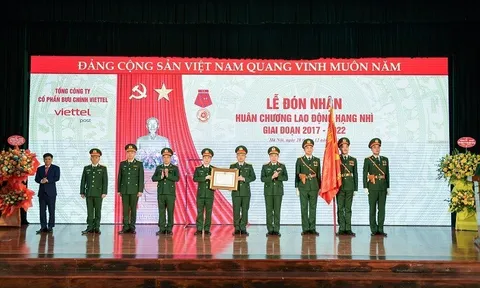 Viettel Post vinh dự đón nhận Huân chương Lao động hạng Nhì