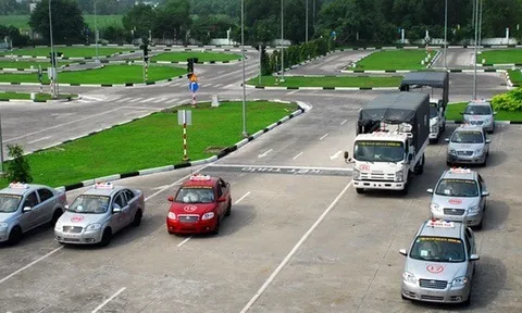 Dự kiến tăng phí sát hạch lái xe, lệ phí đăng ký