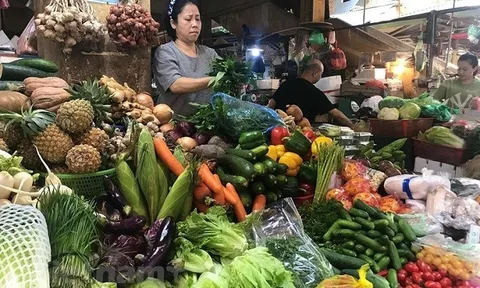 Hà Nội: Sức mua hàng thực phẩm, rau xanh bật tăng mạnh gấp 3-4 lần