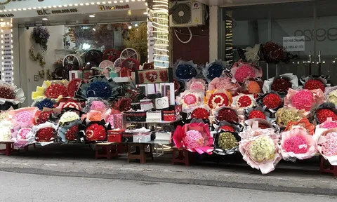 Thị trường hoa tươi và quà tặng phục vụ ngày Valentine sôi động, đa dạng mẫu mã