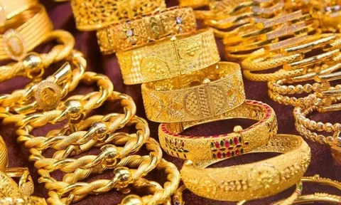 Giá vàng thế giới và trong nước biến động trái chiều