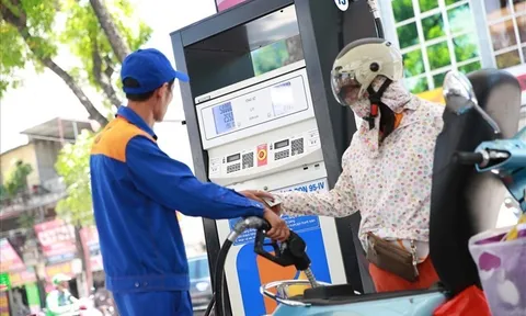Lùi ngày điều chỉnh giá xăng dầu sang ngày 03/4