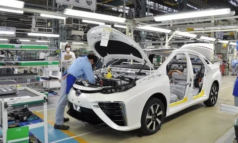 Bộ Tài chính không đồng ý giảm 50% lệ phí trước bạ ôtô nội
