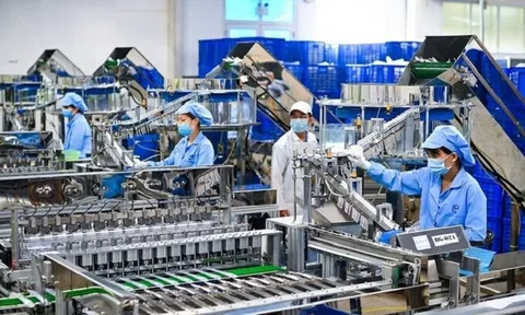 Thủ tướng chỉ đạo thúc đẩy sản xuất kinh doanh, đầu tư xây dựng và xuất nhập khẩu