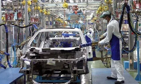 Bộ Công Thương đề xuất giảm 50% lệ phí trước bạ ô tô đến hết năm 2023