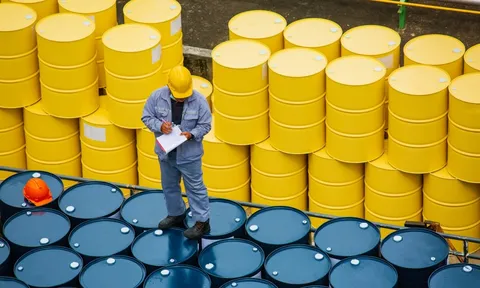 Giá dầu thế giới dự kiến tăng mạnh vào nửa cuối năm nay