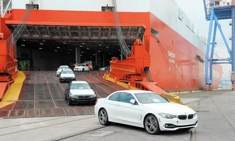 Ôtô nhập khẩu tiếp tục sụt giảm trong tháng 8