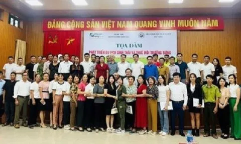 Phát triển du lịch sinh thái và thuê môi trường rừng