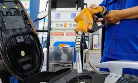 Giá xăng, dầu đồng loạt giảm đến 1.000 đồng/lít